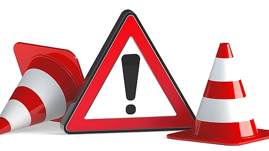 Achtung Umleitung! Symbolbild mit Warndreieck