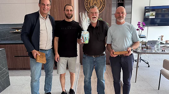 Willkommensbesuch bei "Lider" v. l.: Wirtschaftsförderer Carsten Reichel, Artem Bahdasarian, Peter Ringer, Erster Bürgermeister Klaus Heilinglechner Zu Besuch bei Lider v. l.: Wirtschaftsförderer Carsten Reichel, Artem Bahdasarian, Peter Ringer, Erster Bürgermeister Klaus Heilinglechner